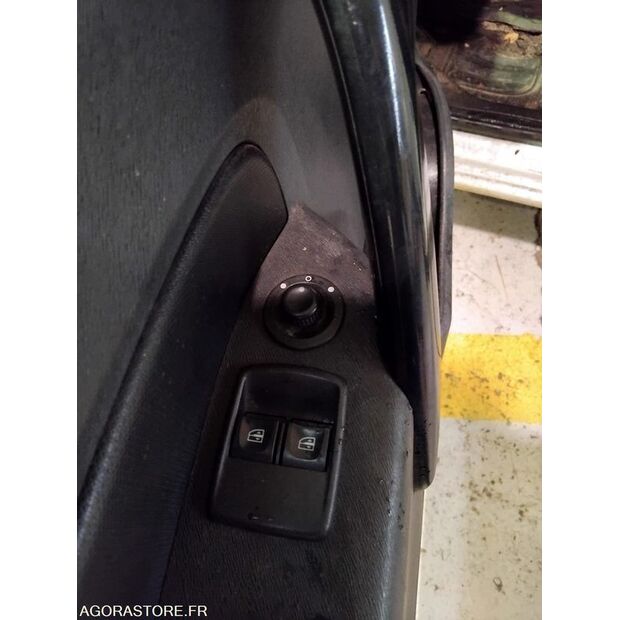 2015 رينو Kangoo-46147614