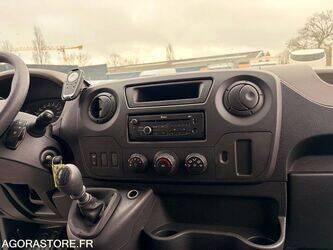 2014-renault-master-1434818-46147803