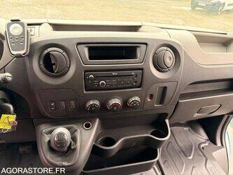 2014-renault-master-1434818-46147810