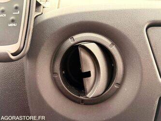 2014-renault-master-1434818-46147814