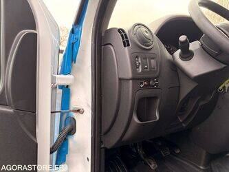 2014-renault-master-1434818-46147823