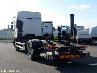 2017-renault-t-1434819-46147886