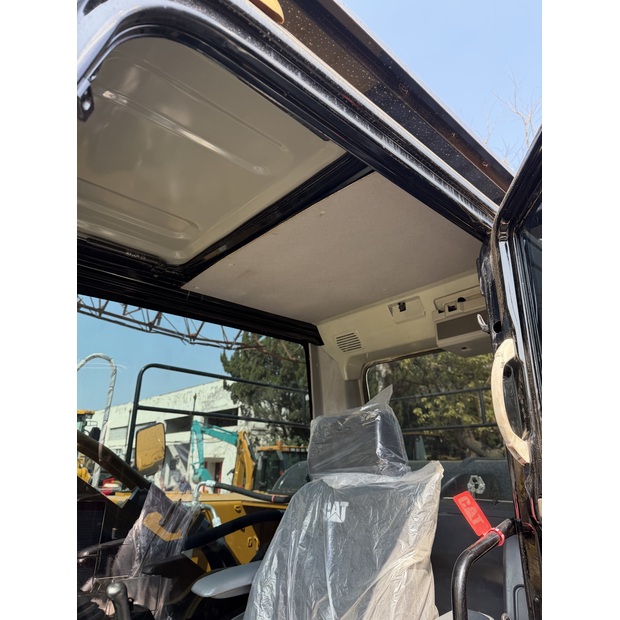 2024 Caterpillar 329D2L-46148085