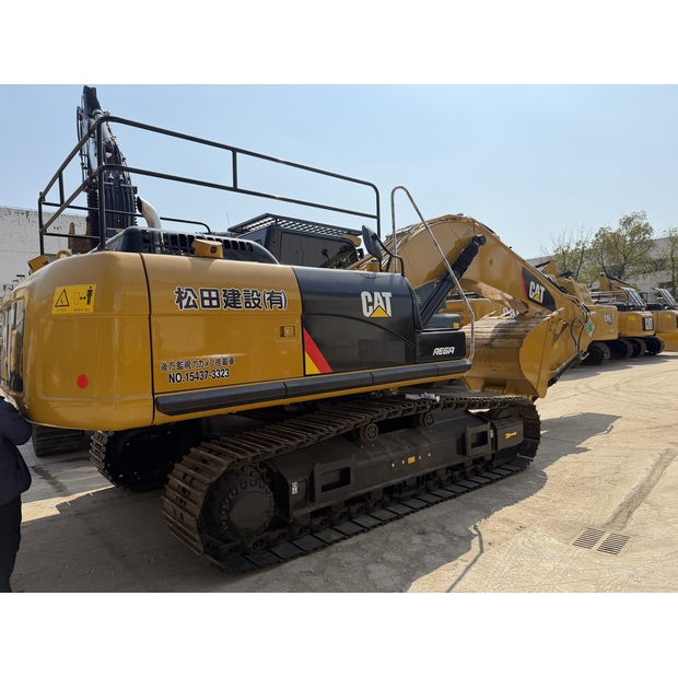 2024 Caterpillar 329D2L-46148087