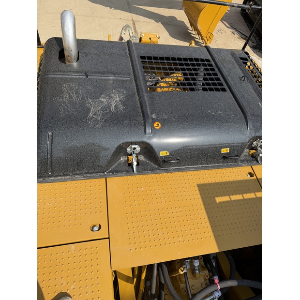 2024 Caterpillar 329D2L-46148089