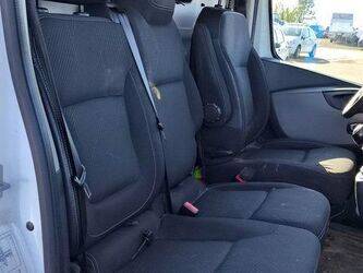 2017-renault-trafic-1434831-46148136