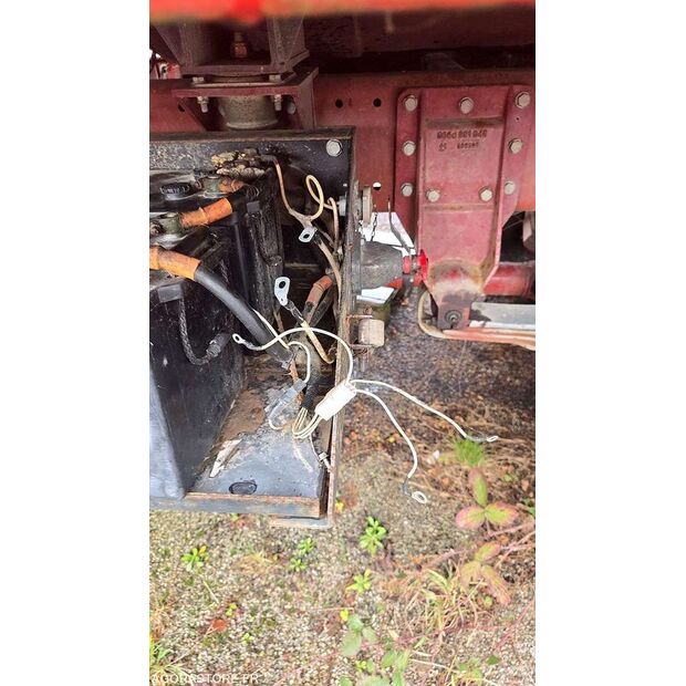 1999 Renault M210-46148165