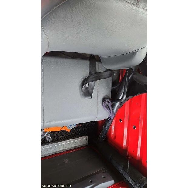 1998 Renault M210-46148218