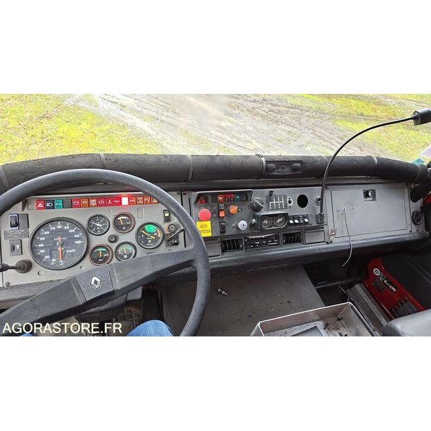 1998 Renault M210-46148228