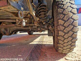 2000-land-rover-defender-1434839-46148250