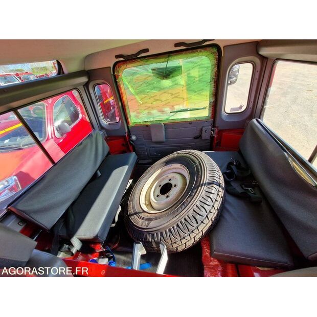 2000 Land Rover Defender-46148271