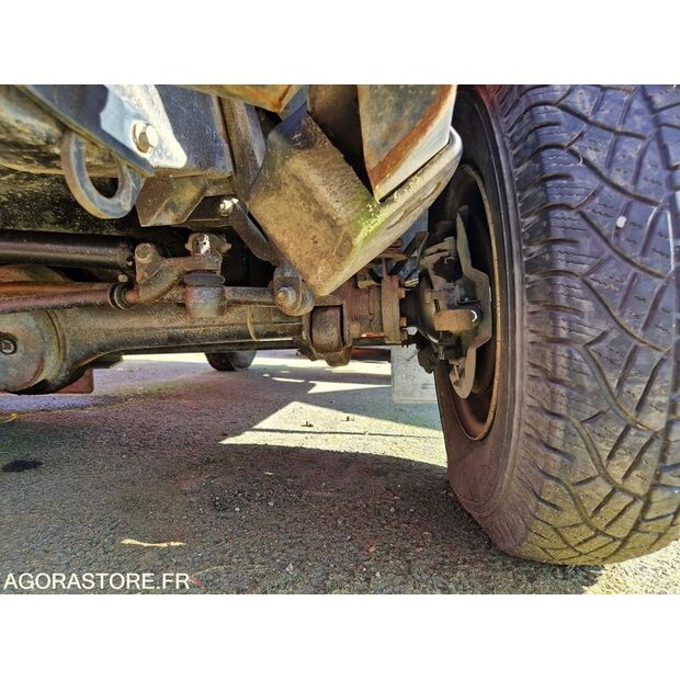 2000 Land Rover Defender-46148309