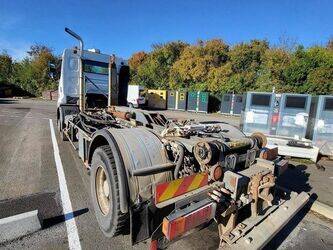 2005-renault-premium-1434845-46148353