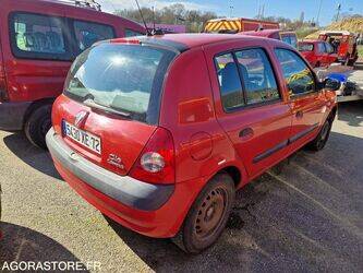 2005-renault-clio-1434847-46148361