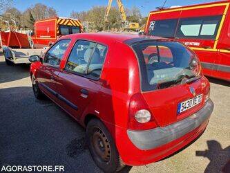 2005-renault-clio-1434847-46148362