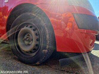 2005-renault-clio-1434847-46148368