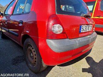 2005-renault-clio-1434847-46148372