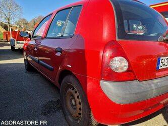 2005-renault-clio-1434847-46148373