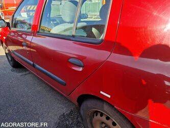 2005-renault-clio-1434847-46148375