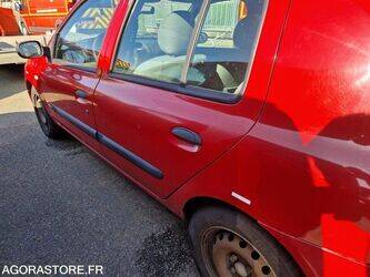 2005-renault-clio-1434847-46148376