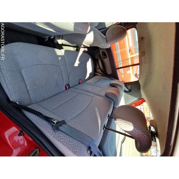 2005 Renault Clio-46148380