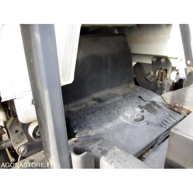 2001 Renault Midlum-46148892