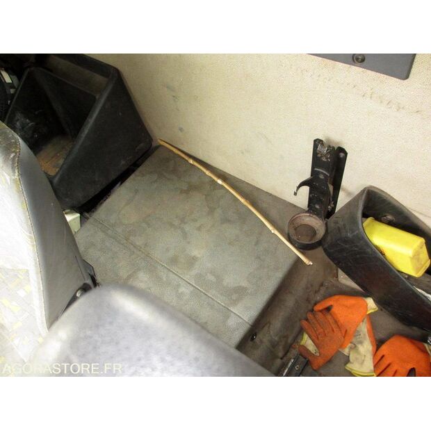 2001 Renault Midlum-46148897