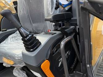 2025-xcmg-xe215ga-46149089