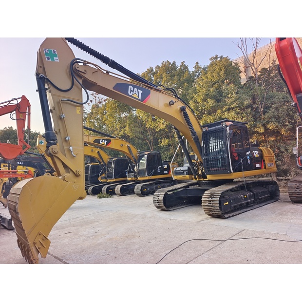 2024 Caterpillar 330D2L-46149254