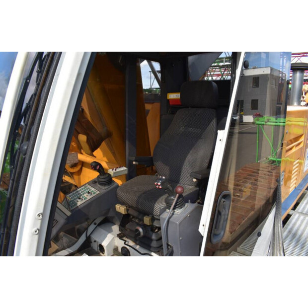 2001 ليبهير LR1140-46149588