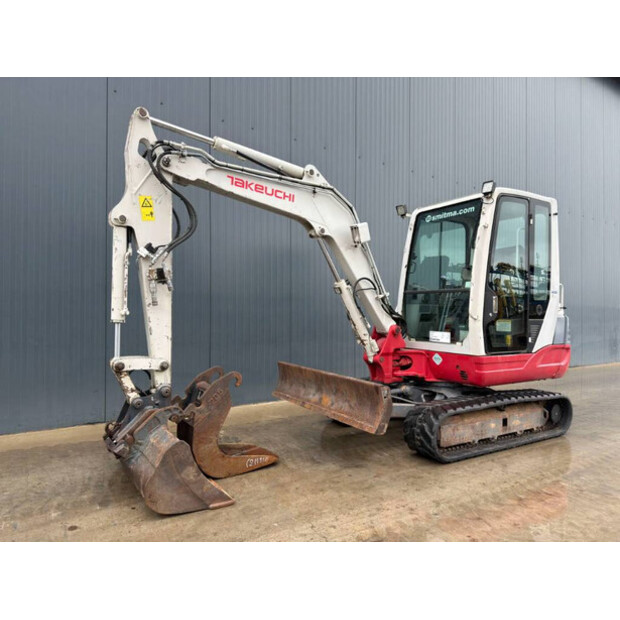2010 TAKEUCHI TB235-46149880