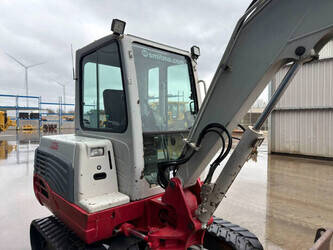 2010-takeuchi-tb235-1434936-46149899