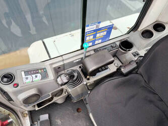 2010-takeuchi-tb235-1434936-46149905