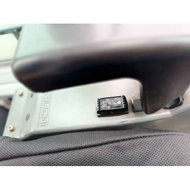 2010 TAKEUCHI TB235-46149910