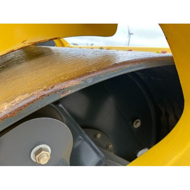 BOMAG BW 202 AD-4-46150332