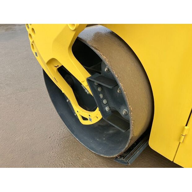 BOMAG BW 202 AD-4-46150337