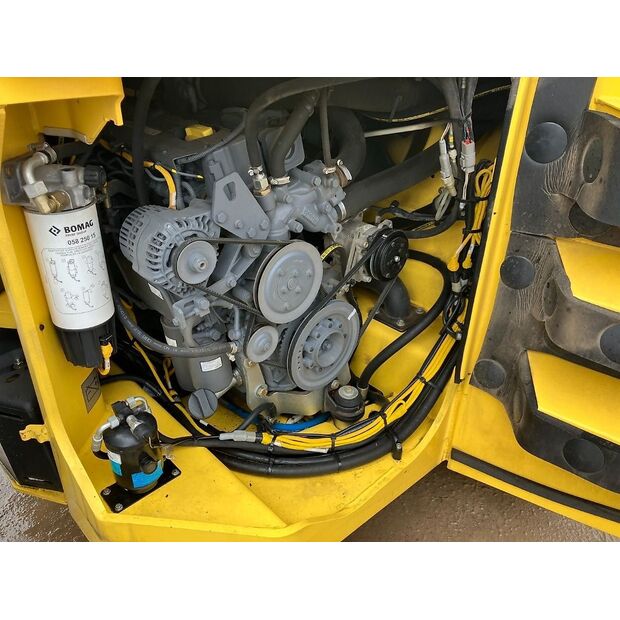 BOMAG BW 202 AD-4-46150344
