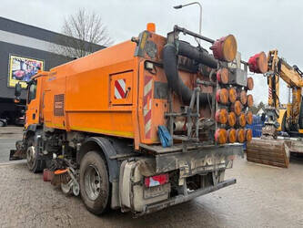 2017-man-tgm-18-340-46150938