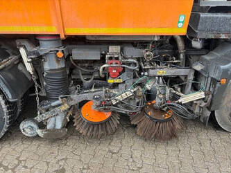 2017-man-tgm-18-340-46150941