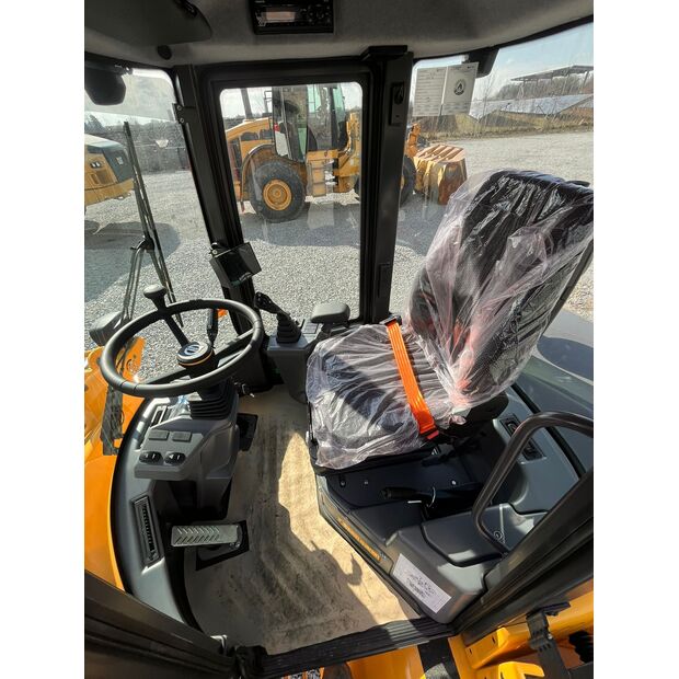 2026 فولفو L30HS-46157427