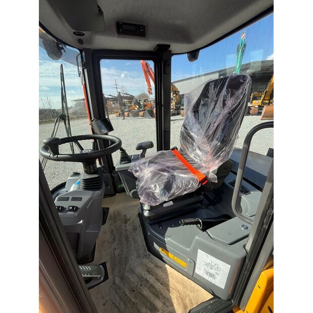 2026 فولفو L30HS-46157454