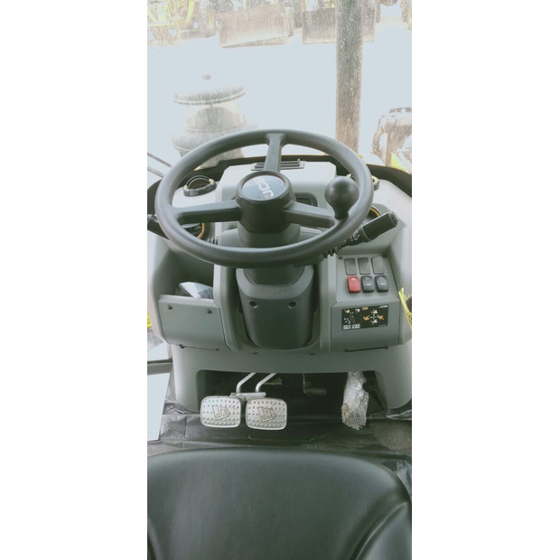 2025 جيه سي بي 3CX-46158779