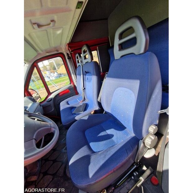 2002 Peugeot BOXER-46164481