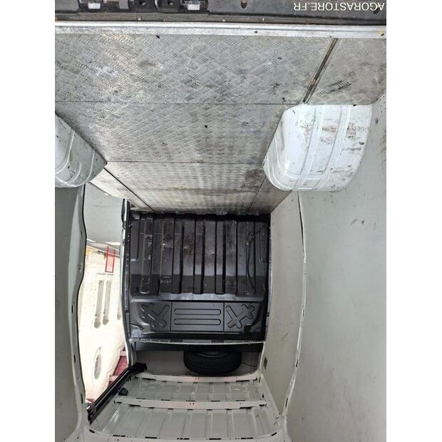 2019 Iveco 35C18-46164655