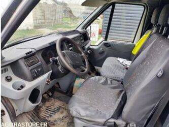 2010-ford-transit-1435036-46164825