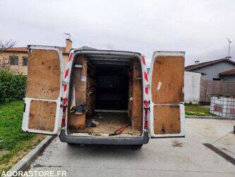 2010-ford-transit-1435036-46164832