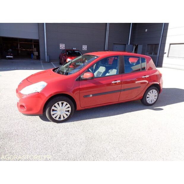 2011 Renault Clio-46165018