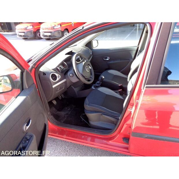 2011 Renault Clio-46165019