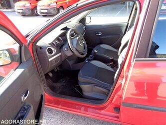 2011-renault-clio-1435051-46165019