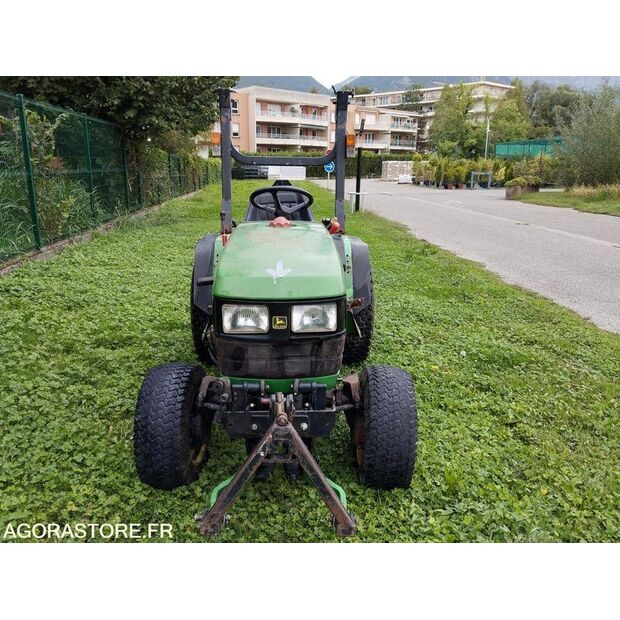 2000 جون دير 4100-46165136